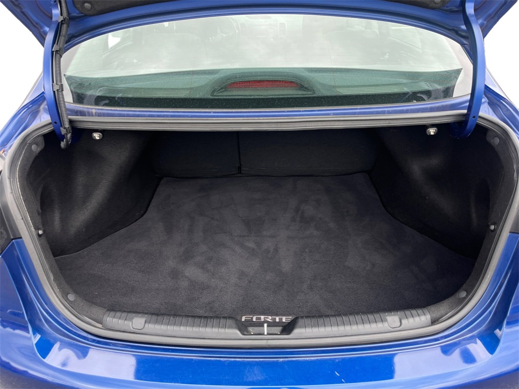 Vehicle image 12 of 15
