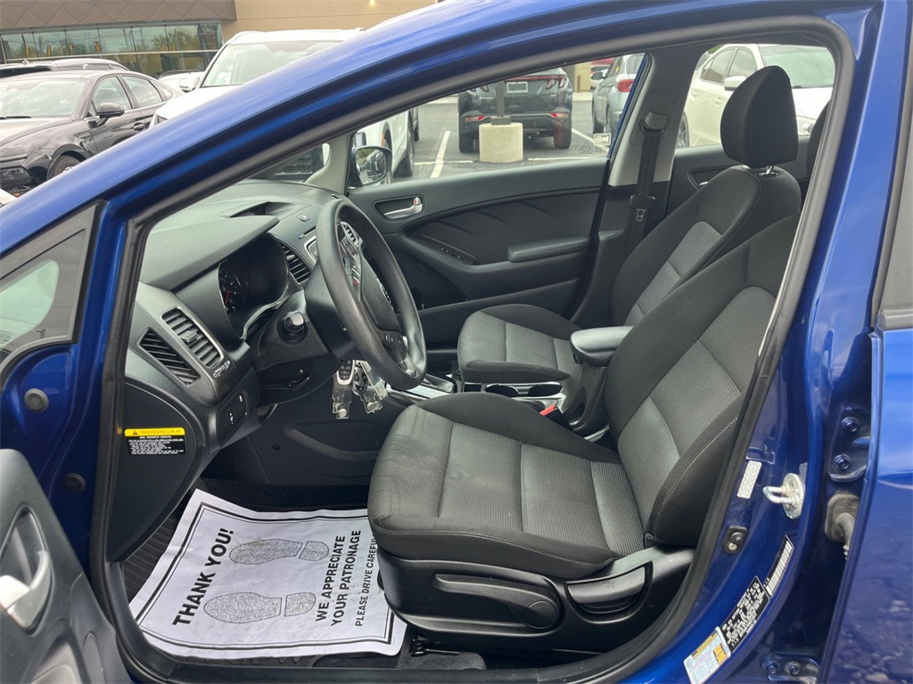 Vehicle image 9 of 15