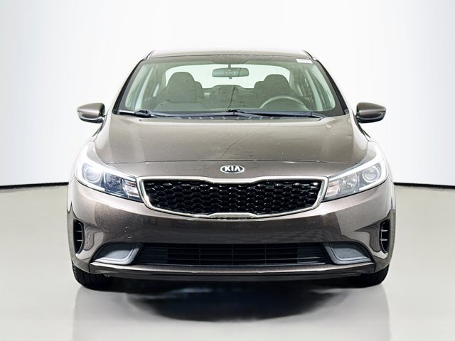 2017 Kia Forte LX Image 2 of 33