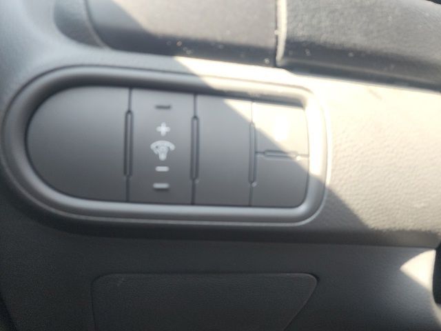 Vehicle image 16 of 22