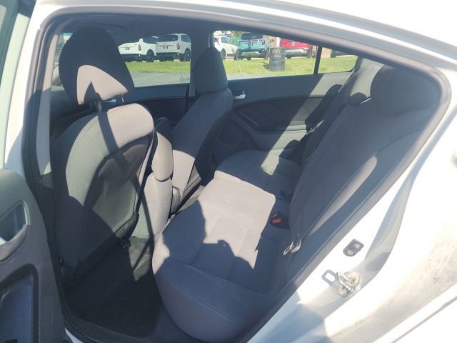 Vehicle image 11 of 22