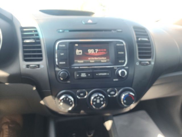Vehicle image 18 of 22