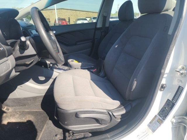 Vehicle image 13 of 22