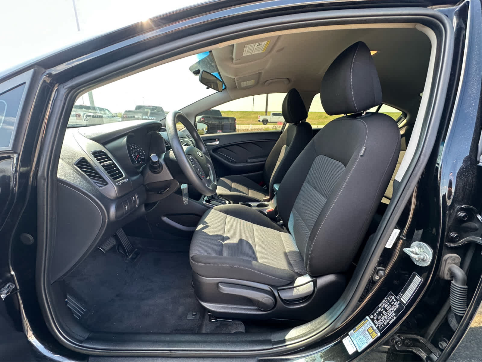 Vehicle image 13 of 33