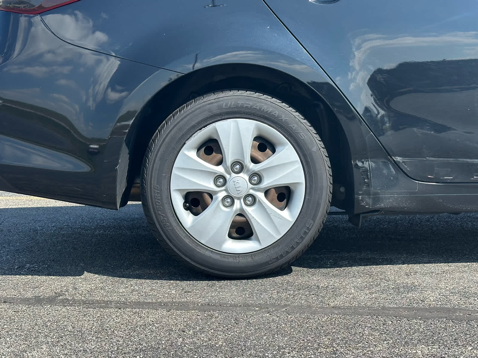 Vehicle image 30 of 33