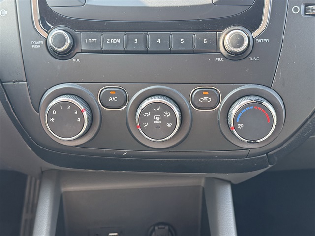 Vehicle image 22 of 31