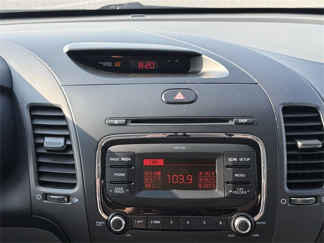 Vehicle image 21 of 31