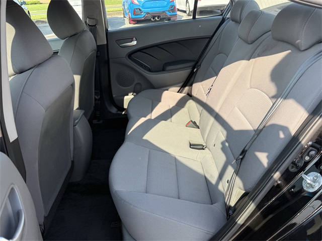 Vehicle image 13 of 31