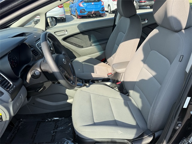 Vehicle image 14 of 31