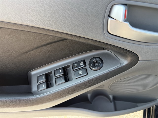 Vehicle image 17 of 31
