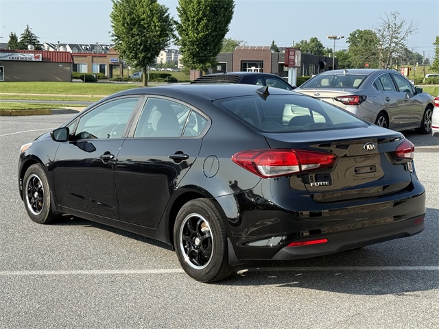 Vehicle image 7 of 31