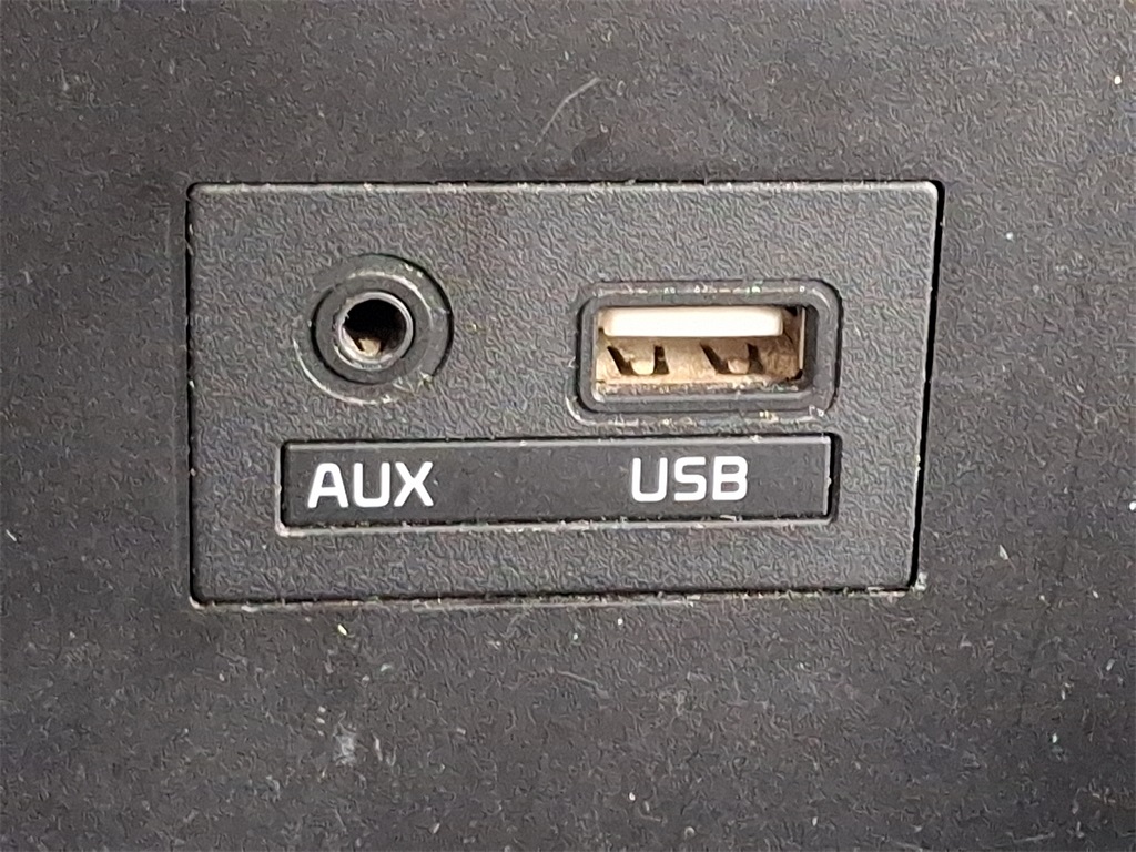 Vehicle image 21 of 30