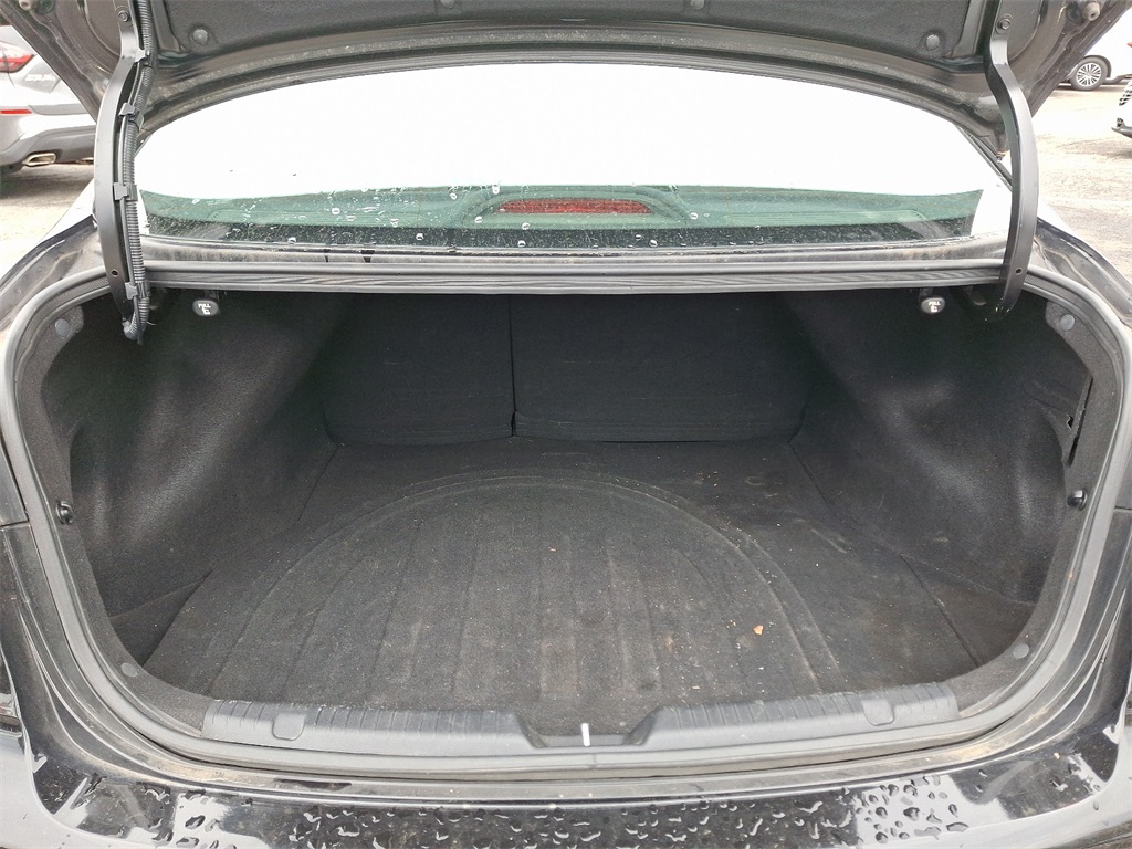 Vehicle image 27 of 30