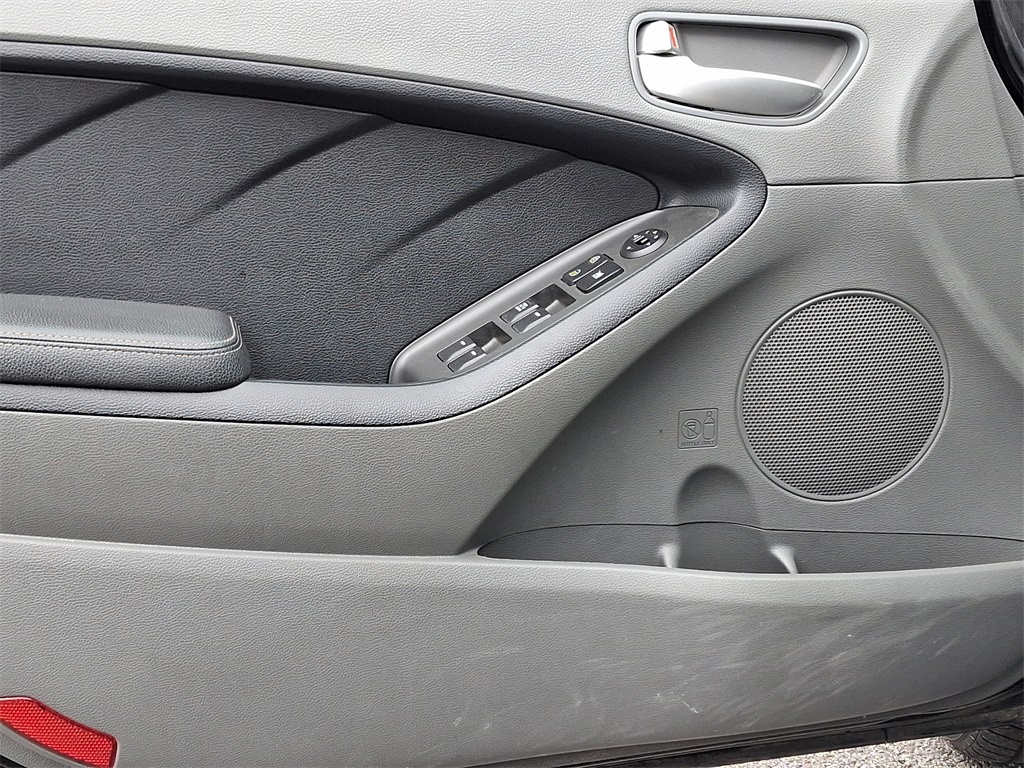 Vehicle image 12 of 30