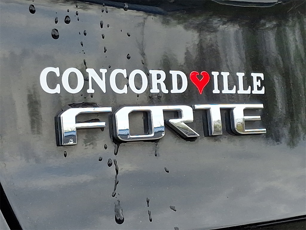 Vehicle image 28 of 30