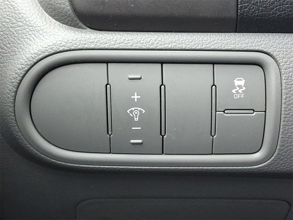 Vehicle image 23 of 30