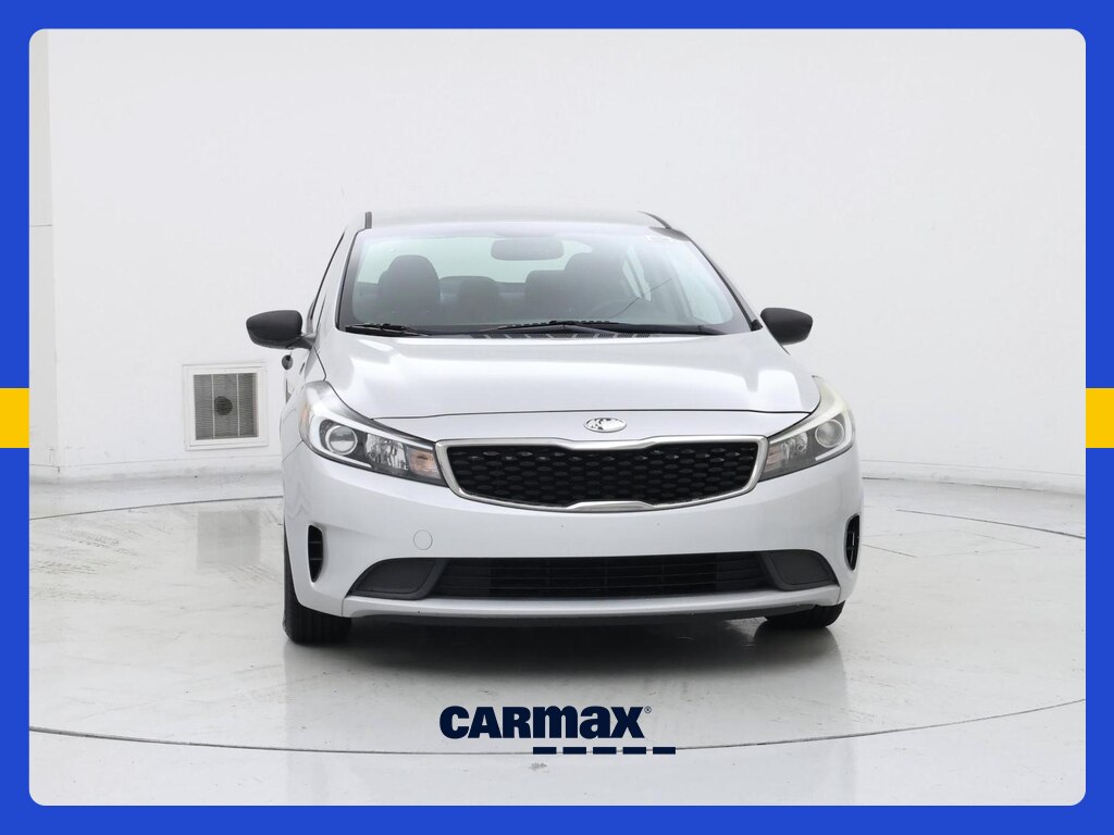 2017 Kia Forte LX Image 2 of 18