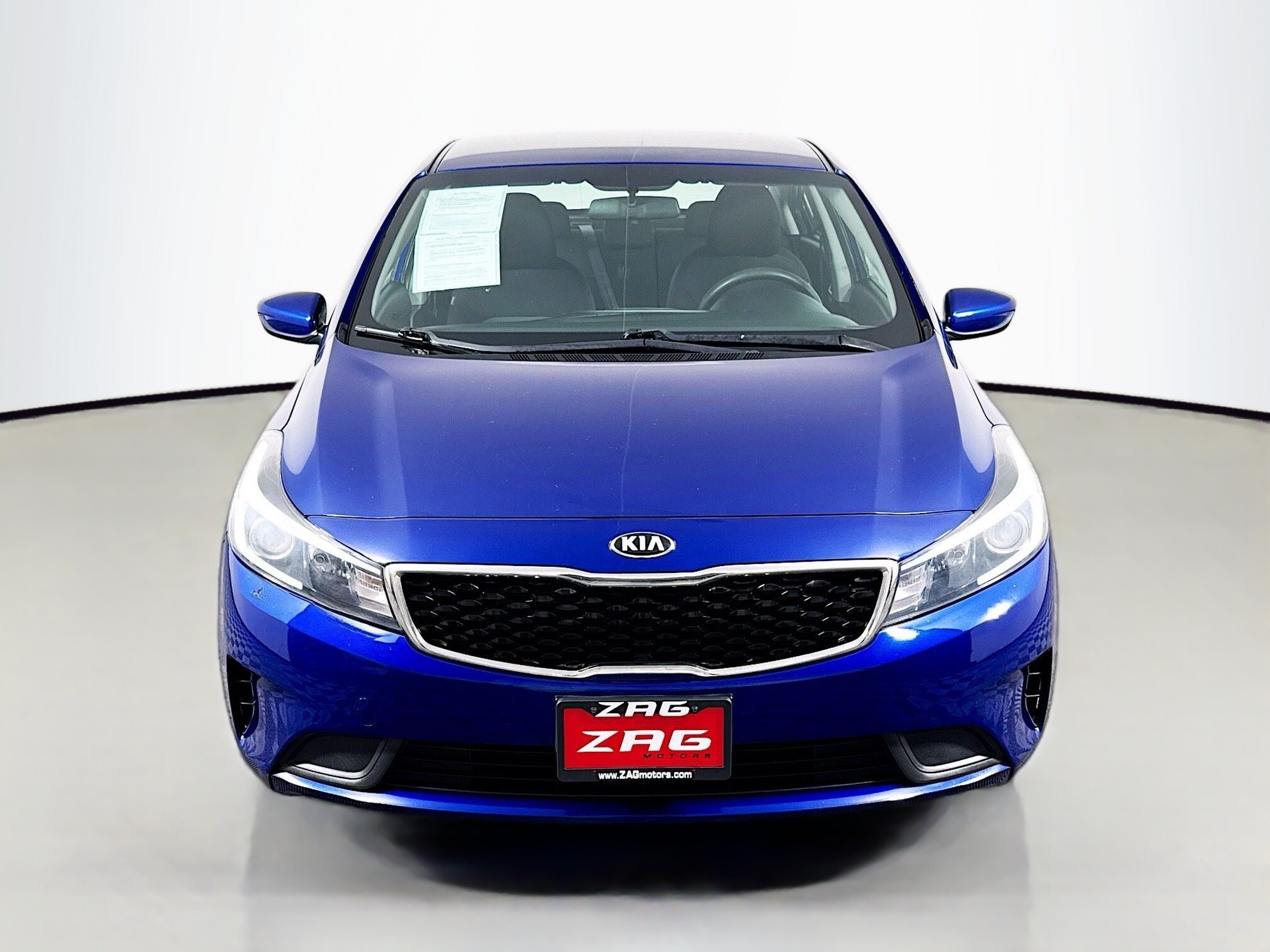 2017 Kia Forte LX Image 2 of 36