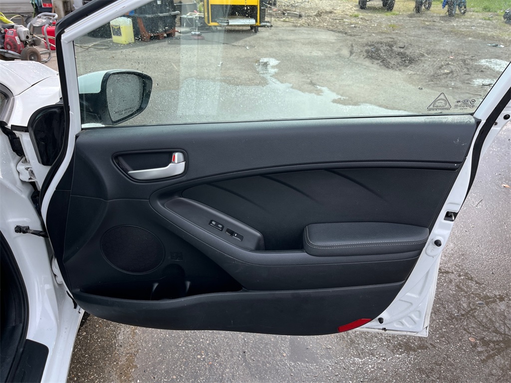 Vehicle image 17 of 35