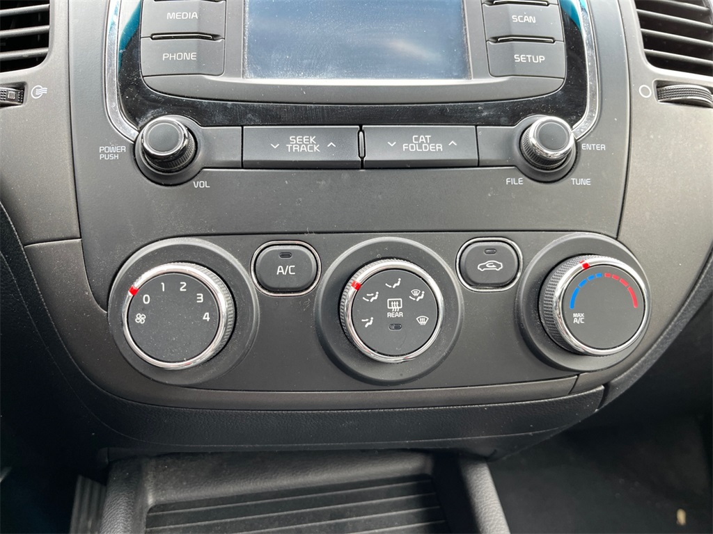 Vehicle image 22 of 35
