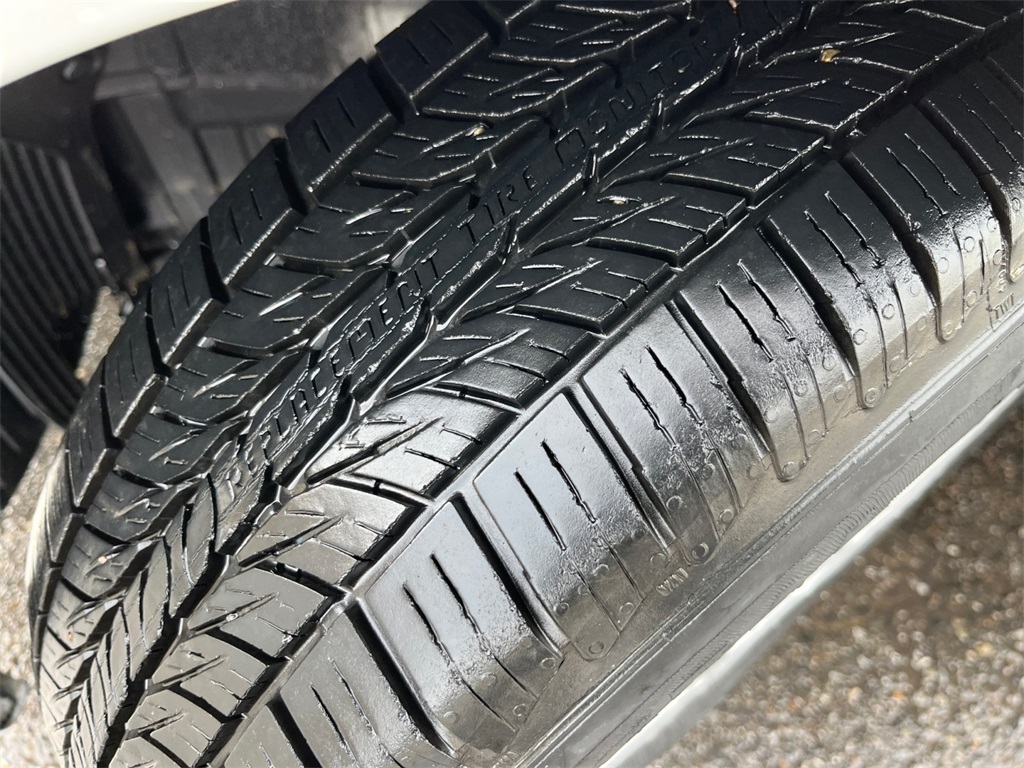 Vehicle image 29 of 35