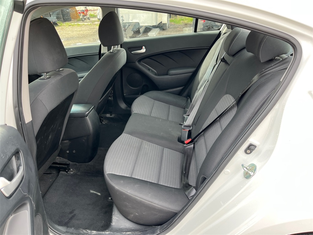 Vehicle image 24 of 35