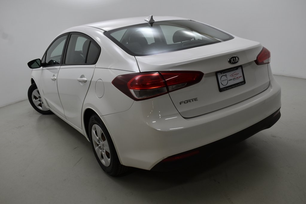 Vehicle image 14 of 27