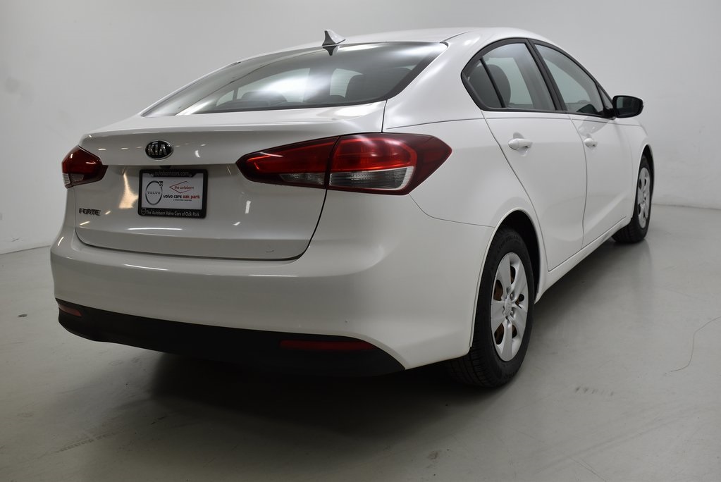 Vehicle image 2 of 27