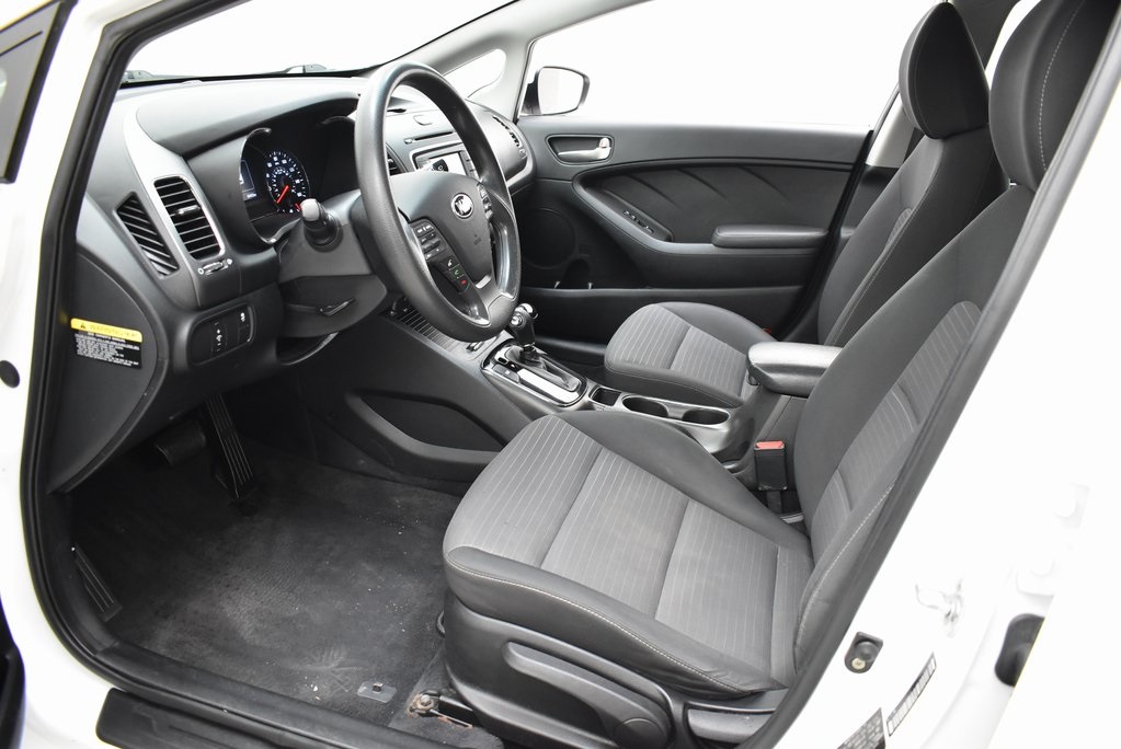 Vehicle image 17 of 27