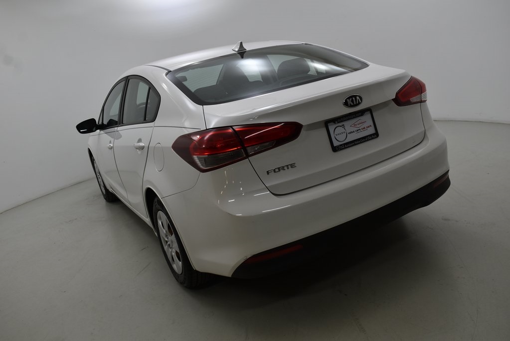 Vehicle image 16 of 27