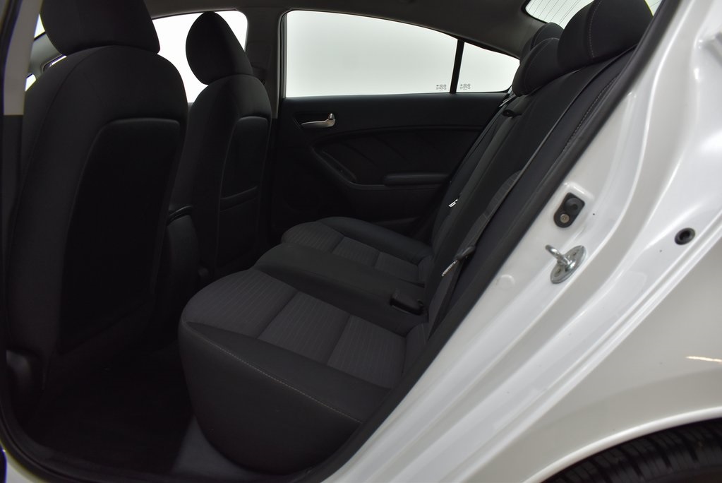 Vehicle image 19 of 27