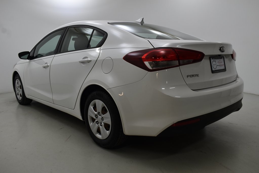 Vehicle image 6 of 27