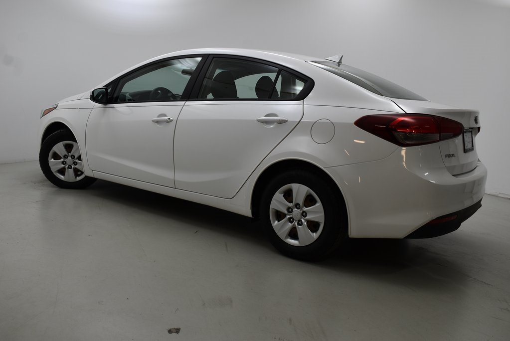 Vehicle image 13 of 27