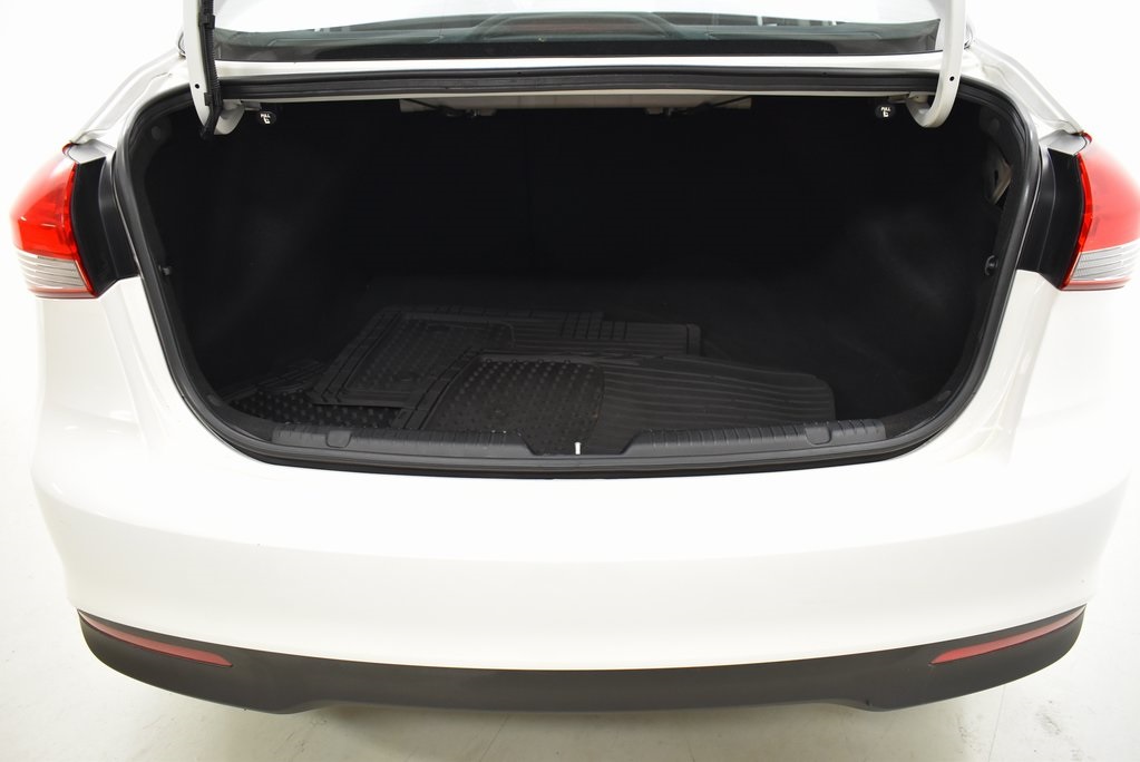 Vehicle image 25 of 27