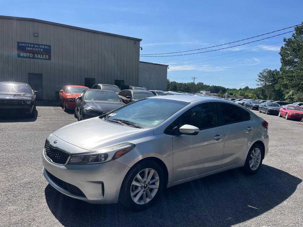 2017 Kia Forte LX Image 2 of 44