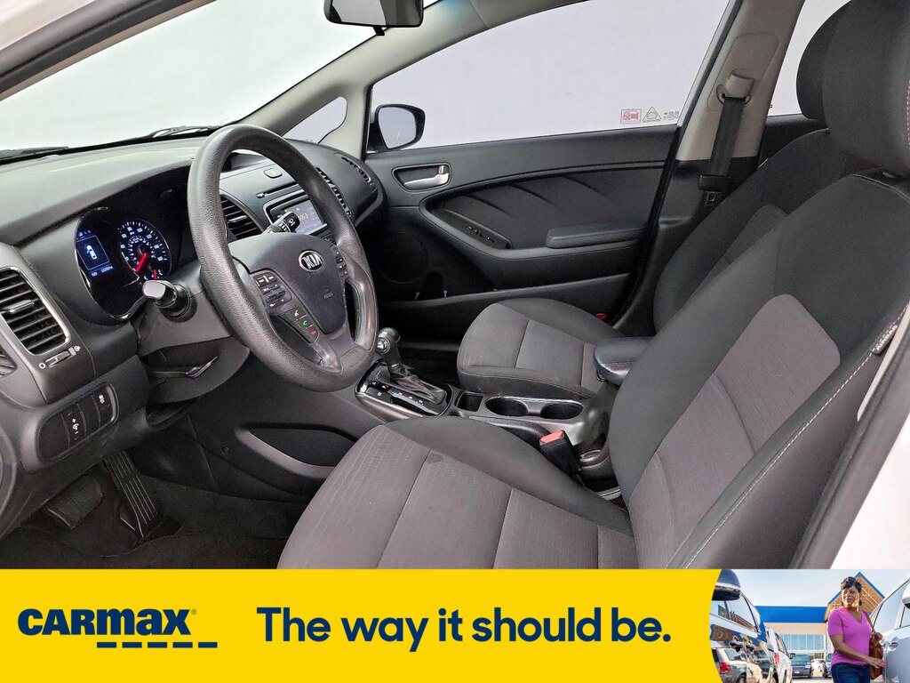 Vehicle image 14 of 27