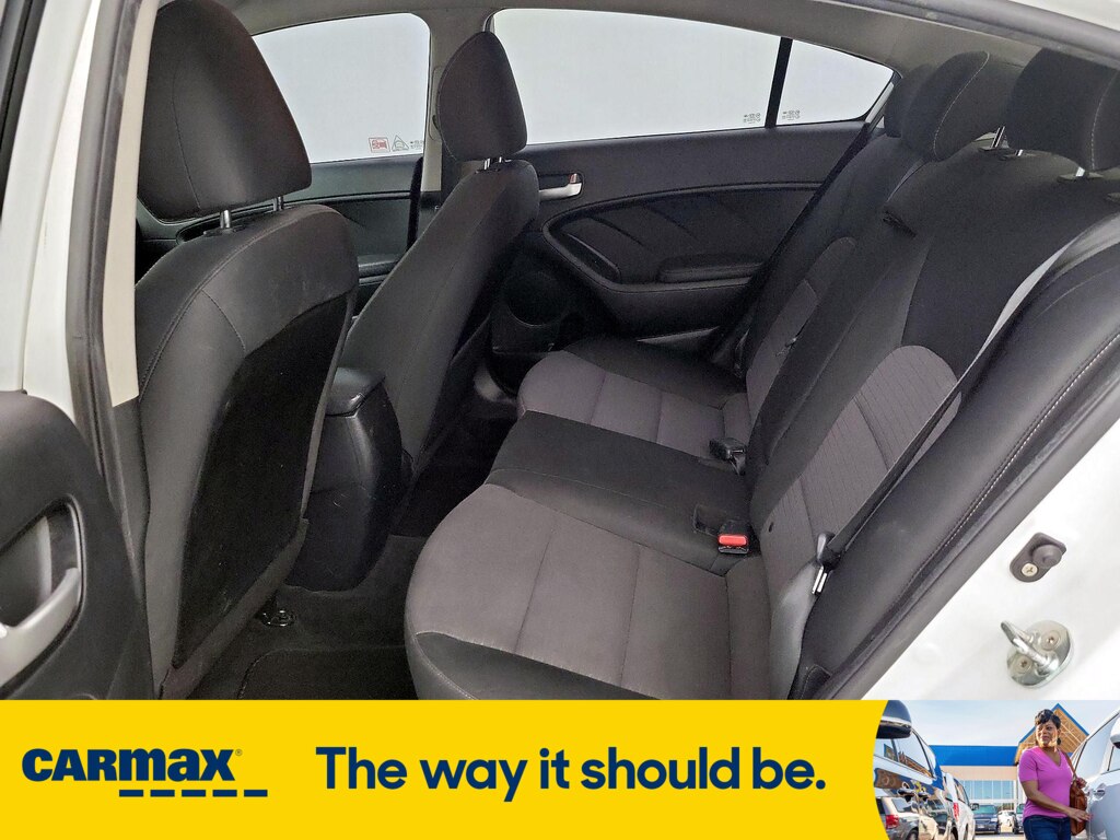 Vehicle image 24 of 27