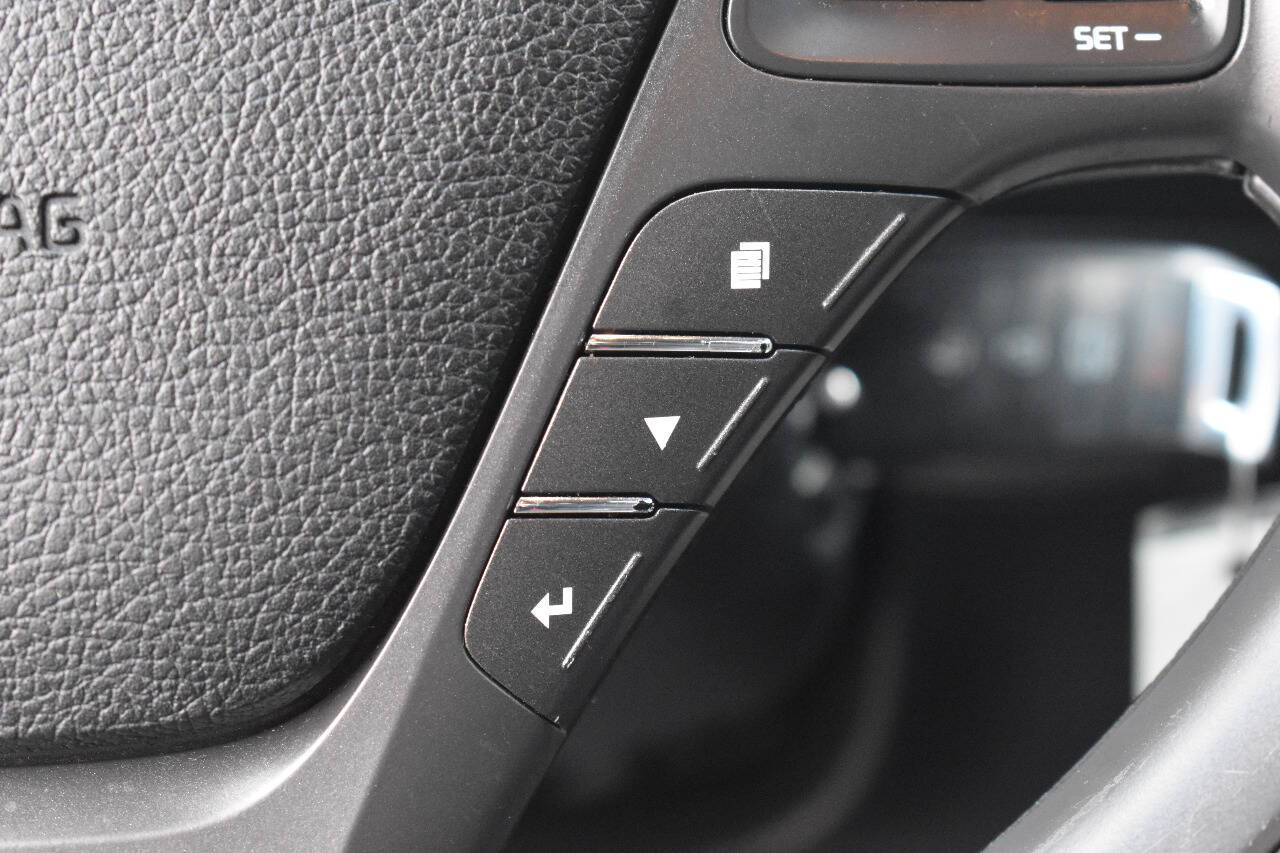 Vehicle image 23 of 38