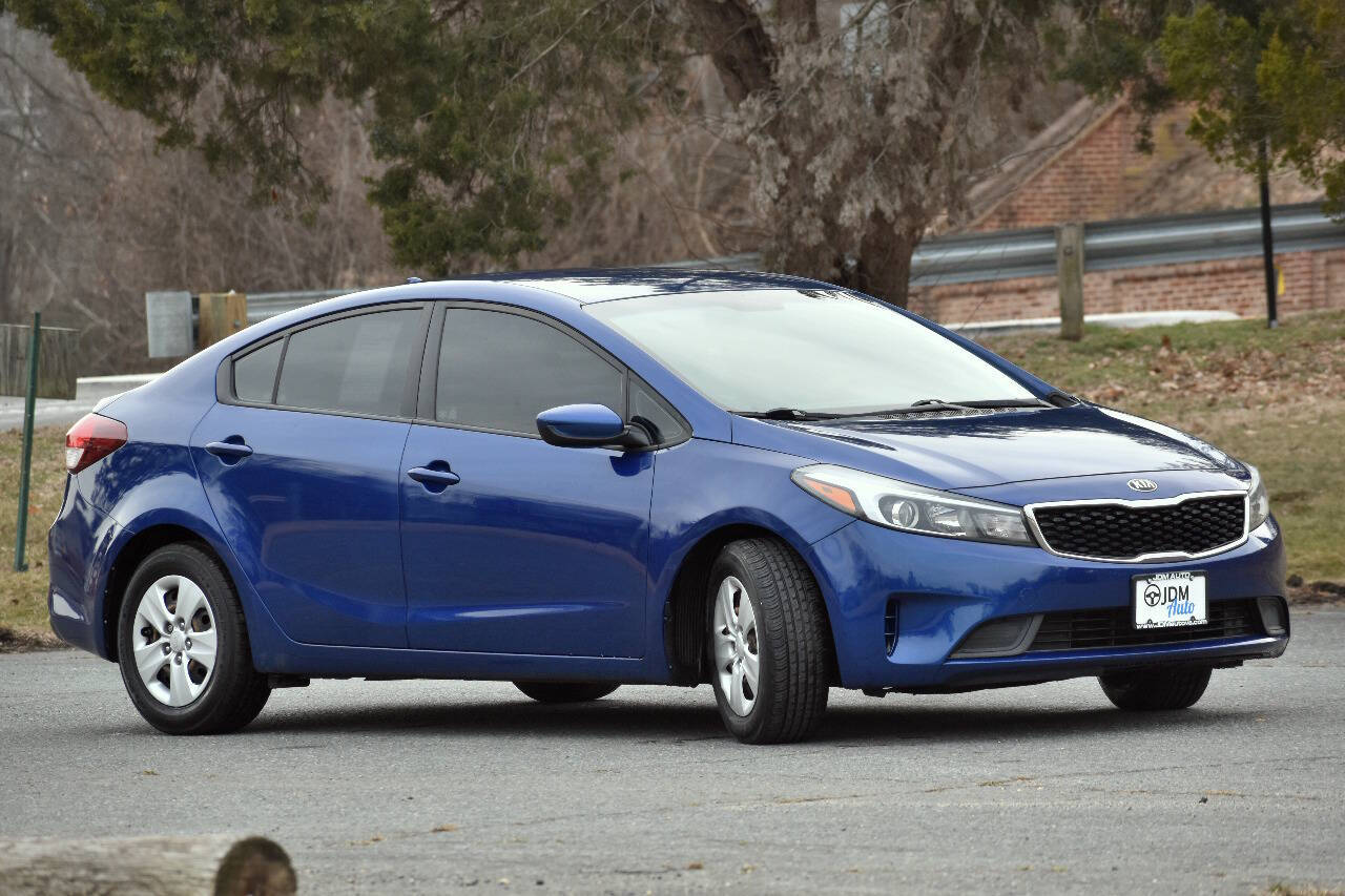 Vehicle image 5 of 38
