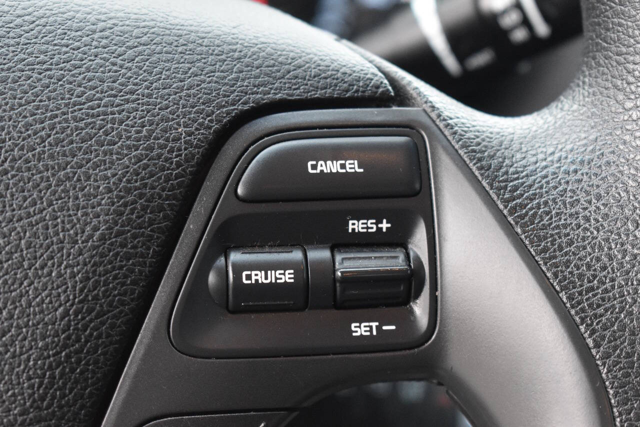 Vehicle image 21 of 38