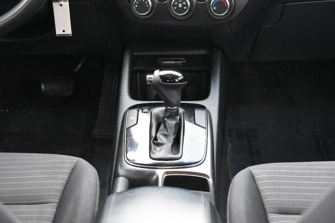 Vehicle image 32 of 38