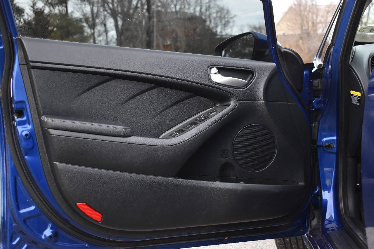 Vehicle image 8 of 38
