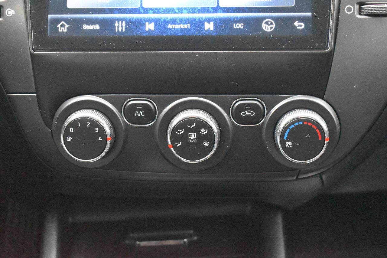 Vehicle image 27 of 38