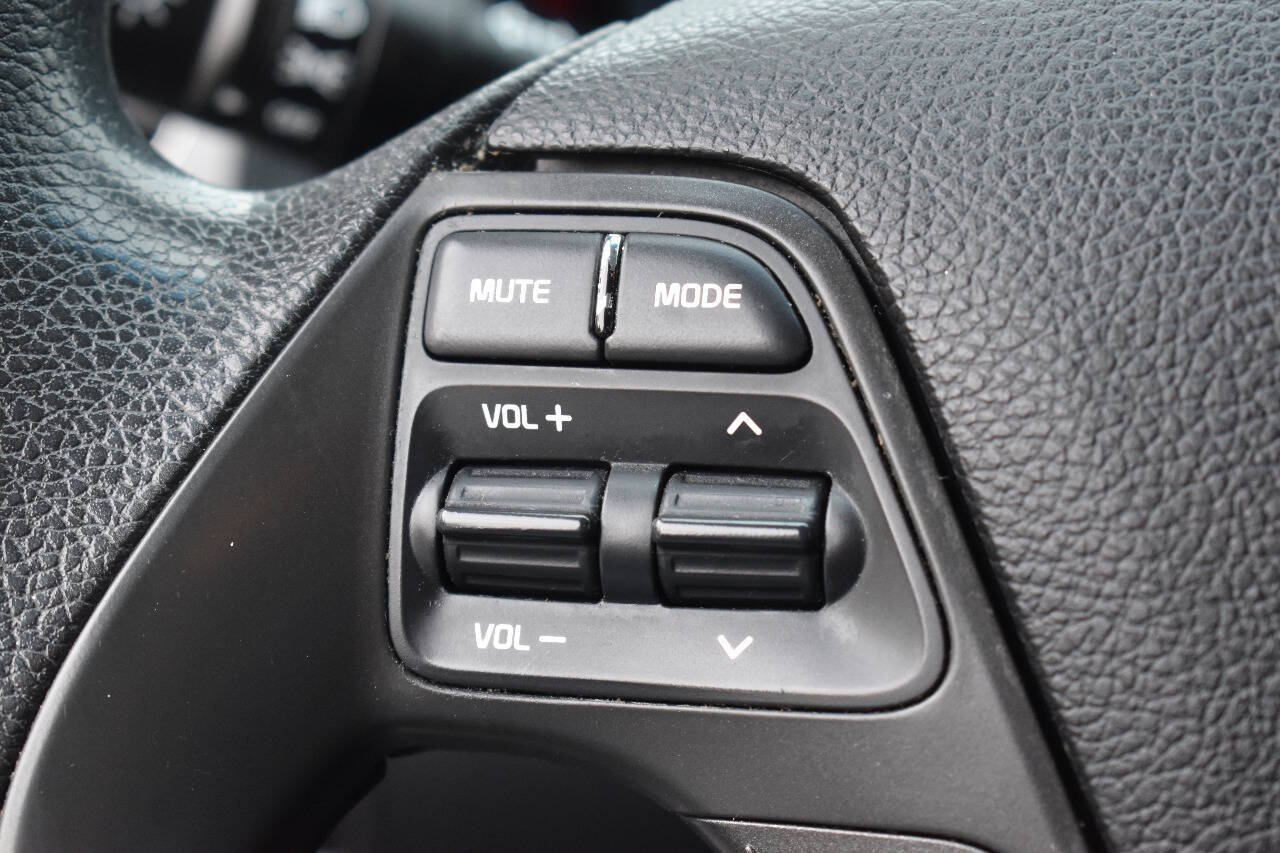 Vehicle image 20 of 38