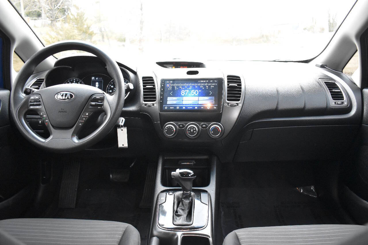 Vehicle image 17 of 38