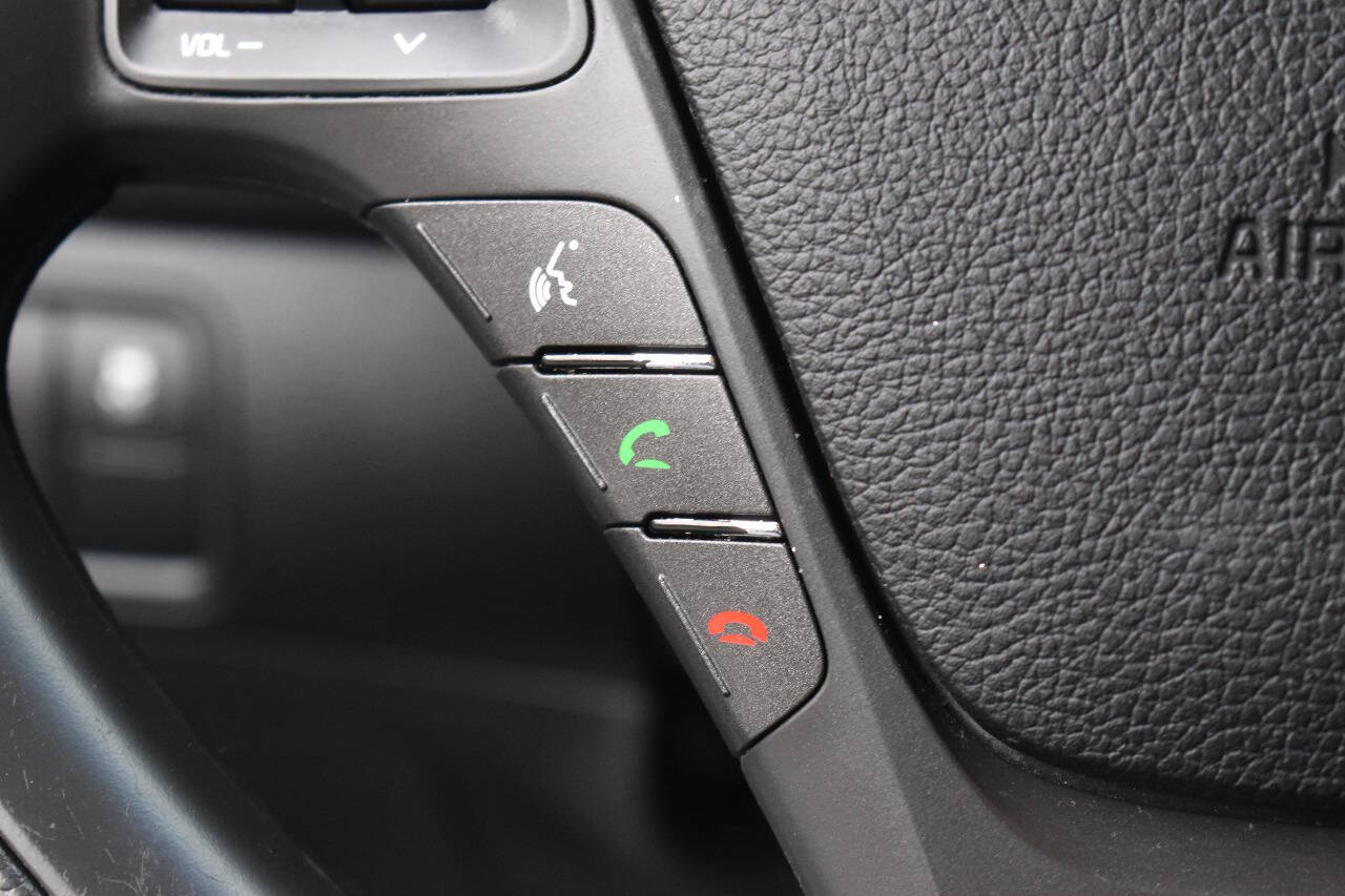 Vehicle image 22 of 38