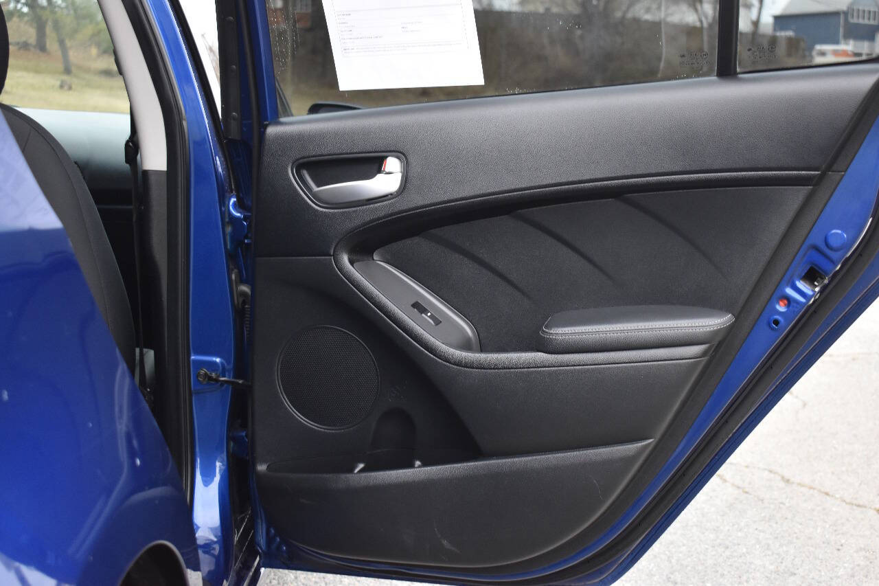 Vehicle image 11 of 38