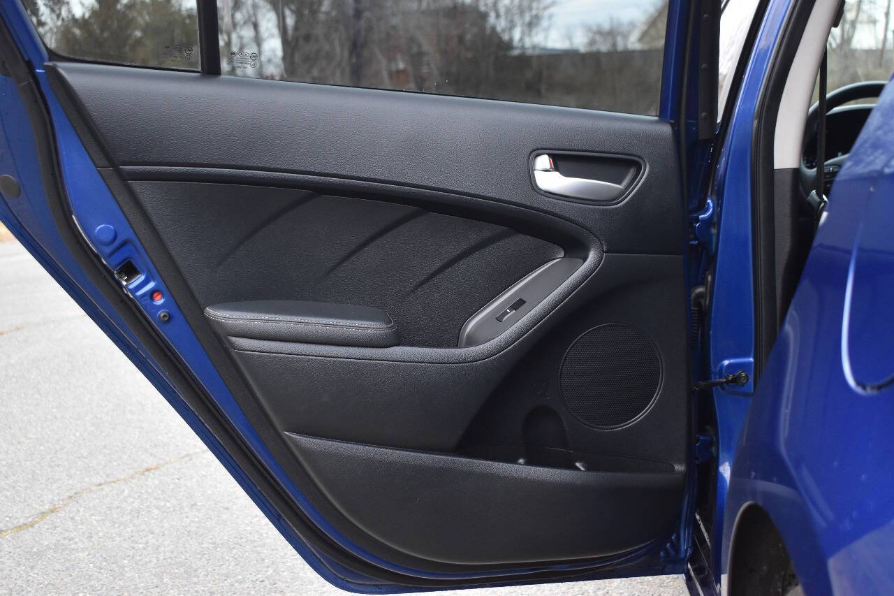 Vehicle image 10 of 38