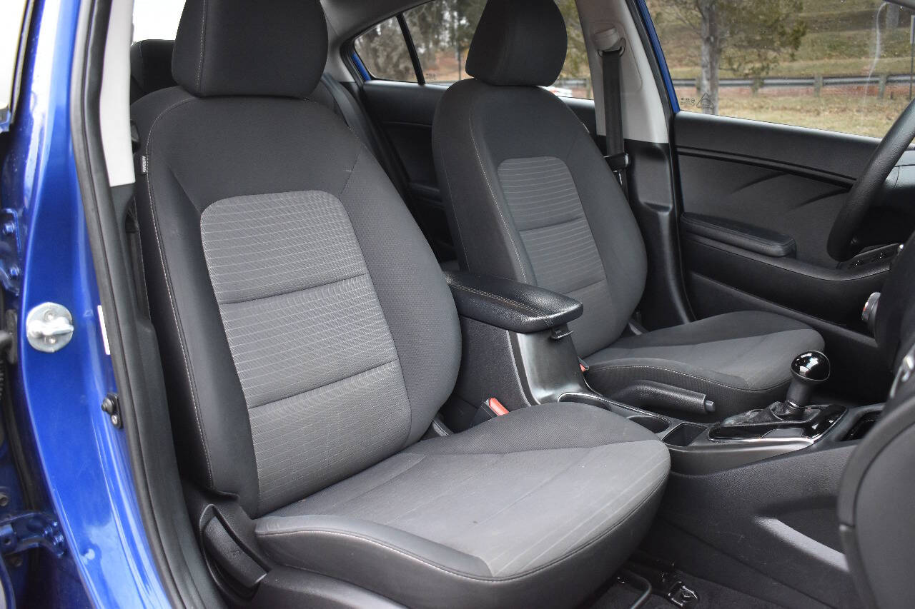 Vehicle image 13 of 38