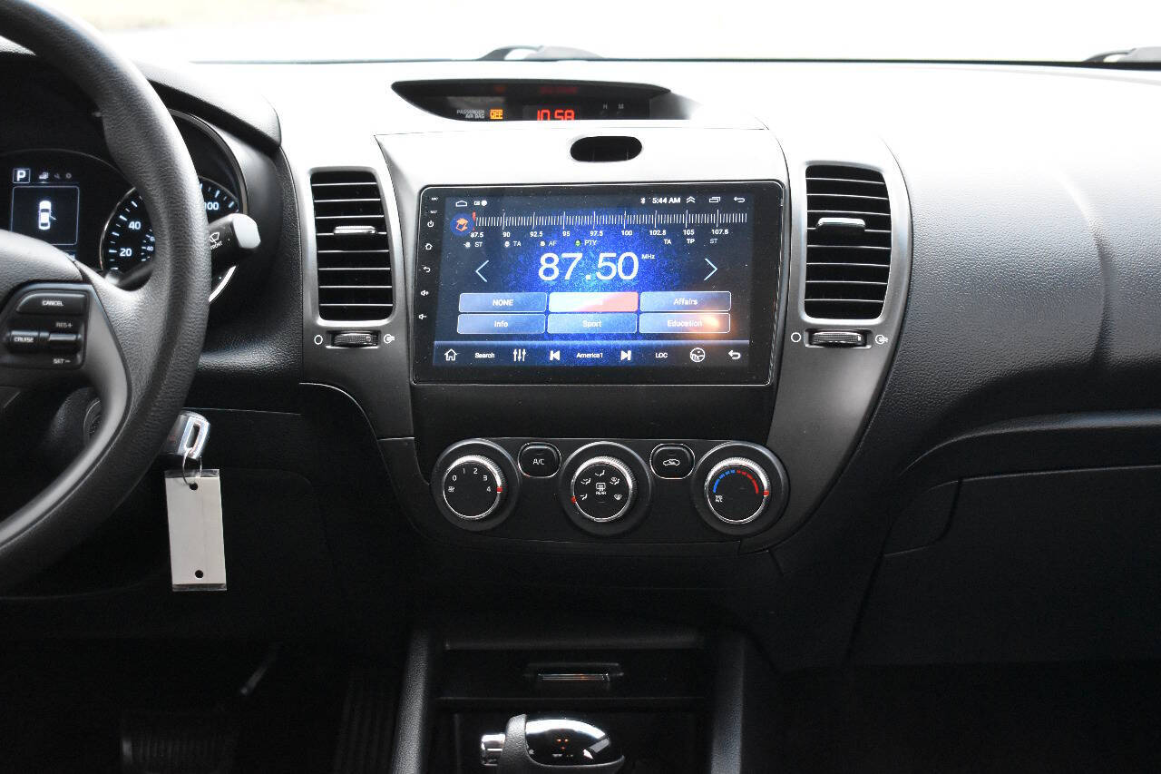 Vehicle image 25 of 38